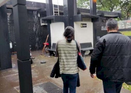 Ação conjunta prende travesti e comparsa com drogas e veículo usado no tráfico