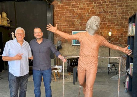 Idealizador de estátua, ex-VP lembra reaproximação do Vasco com Roberto: "Morreu sabendo que era amado"