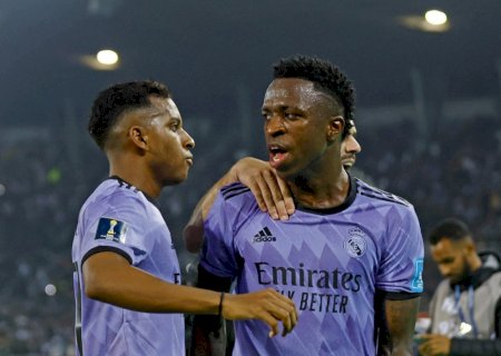 Ancelotti diz que Rodrygo e Vinicius Junior têm que jogar juntos no Real