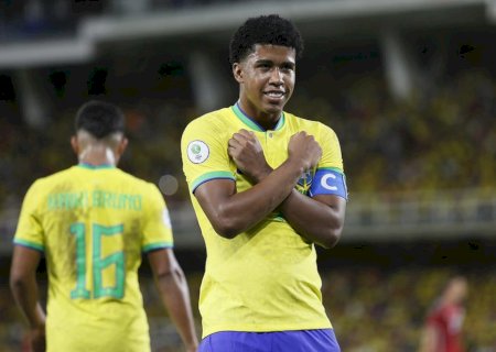 Ainda sem visto de trabalho, Andrey pode ser emprestado pelo Chelsea; Vasco tem prioridade contratual