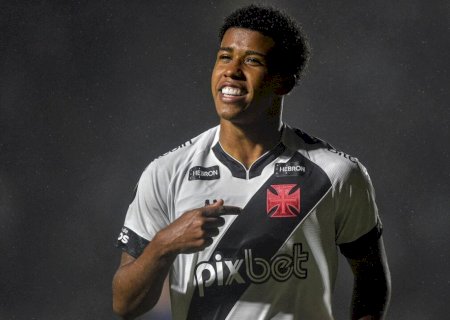 Em negociação com o Palmeiras, Andrey Santos deixa a Inglaterra rumo ao Brasil