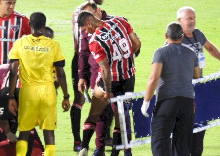 Erison deixa o campo chorando após sentir a coxa esquerda e vira problema para o São Paulo