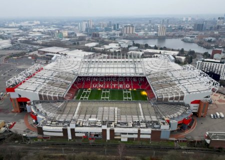 Venda do Manchester United: presidente do Banco do Catar oficializa oferta de compra