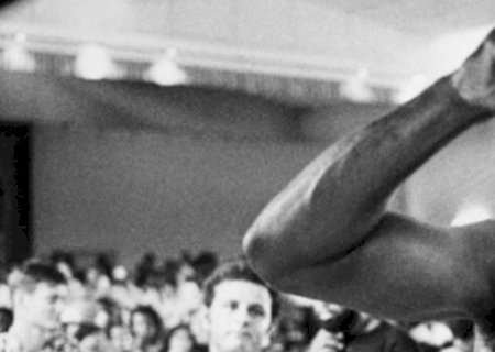 Série sobre Muhammad Ali terá Morgan Freeman e Regé-Jean Page no roteiro
