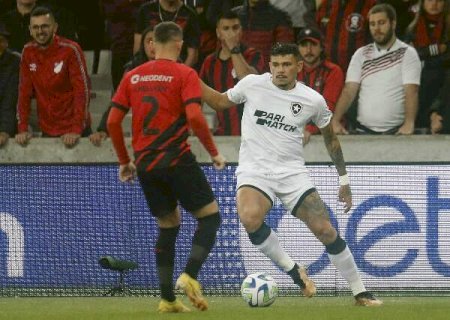 De virada, Athletico vence Botafogo e amplia invencibilidade na Copa do Brasil