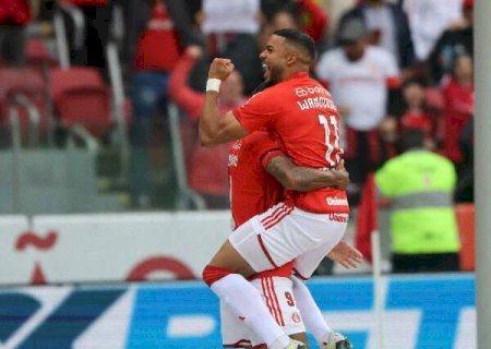 Com começo arrasador, Internacional vence por 2 a 1 e aumenta crise no Vasco