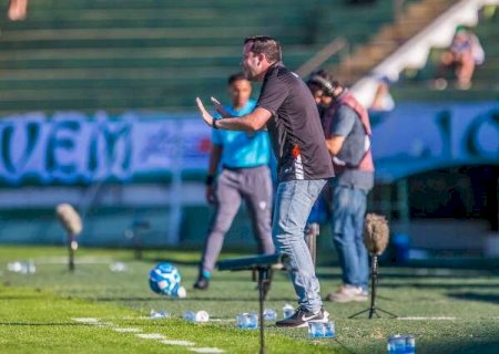 CRB vence Guarani, mas continua na zona de rebaixamento da Série B