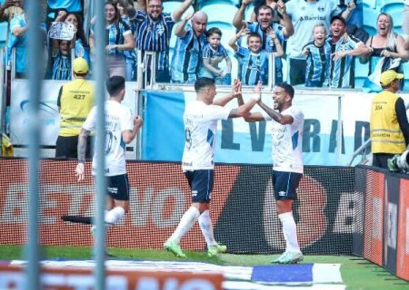 De virada, Grêmio vence São Paulo e estaciona no G4 do Brasileirão