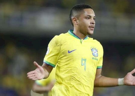 Barcelona anuncia contratação do jogador Vitor Roque