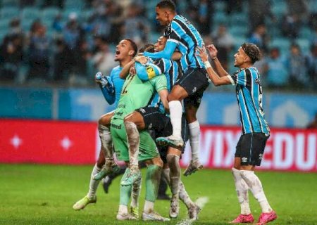 Nos pênaltis, Grêmio vence Bahia e avança para a semifinal da Copa do Brasil