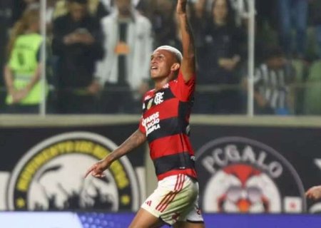 Flamengo vence Atlético-MG e assume a vice-liderança do Brasileirão