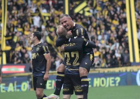 Jogando em casa, Criciúma bate Londrina e retorna ao G4 da Série B