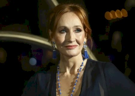 J.K. Rowling diz que prefere ser presa do que usar pronome neutro