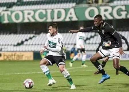 Botafogo tenta quebrar jejum diante do Coritiba para seguir atrás do título do Brasileirão
