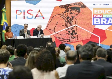 Pisa: menos de 50% dos alunos sabem o básico em matemática e ciências