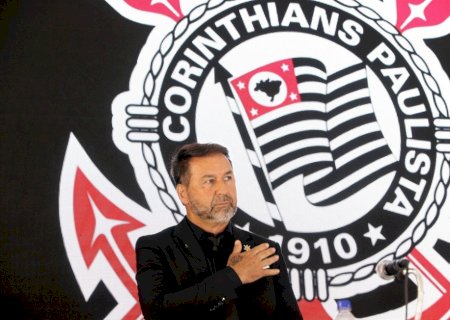 Augusto Melo toma posse no Corinthians, anuncia três reforços e contrata auditoria