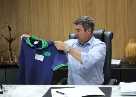 Pela 1ª vez, administrativos da educação terão uniforme