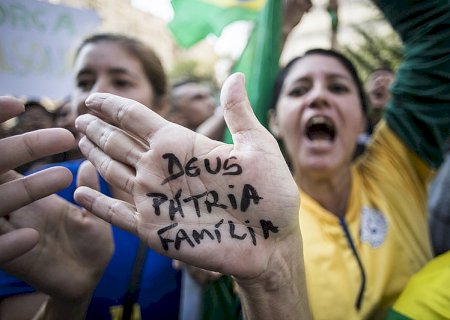 Cristãos podem se envolver em manifestações políticas?