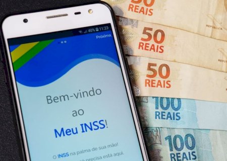 Governo debate pagar 14º Salário em 2024