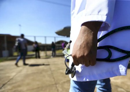 Médicos, clínicas e hospitais devem seguir novas regras de publicidade