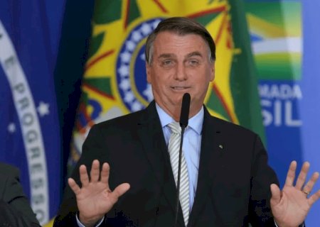 Moraes dá prazo para Bolsonaro justificar hospedagem em embaixada