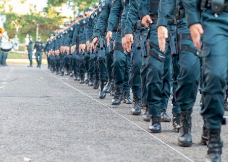 Governo inclui 11 mil militares em novo sistema de progressão salarial