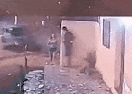 Por ci&uacute;mes, homem tenta matar ex-namorada atropelada