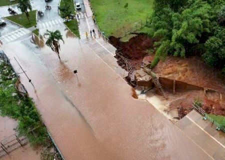 Prefeitura vai avaliar estragos no Lago do Amor pela manh&atilde;