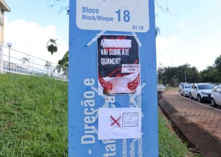 Protesto na UFMS pede demiss&atilde;o definitiva de docente condenado por estupro