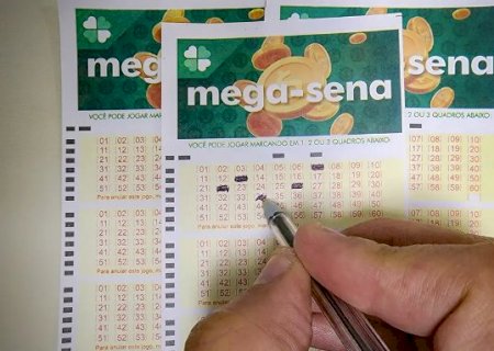 Mega-Sena pode pagar at&eacute; R$ 12 milh&otilde;es em sorteio nesta ter&ccedil;a
