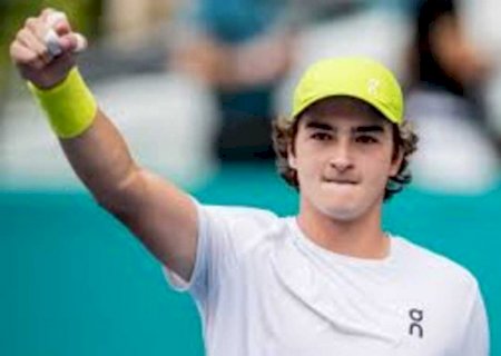 João Fonseca estreia no ATP da Basileia contra 'gigante' francês que bateu recorde com saque