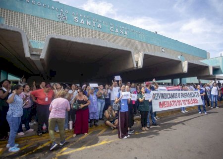 Santa Casa para por falta de 13° salário