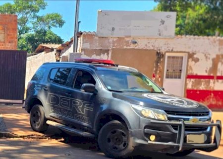 Criminosos levam cinco dias para furtar arsenal de armas em casa no Coophasul