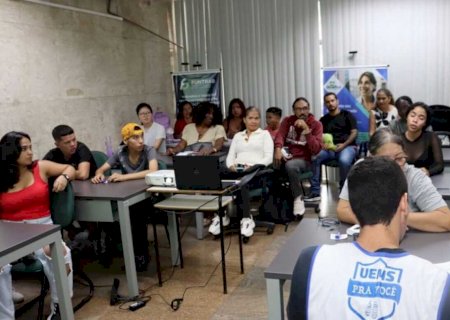 Funtrab reabre inscrições de curso de português para migrantes internacionais