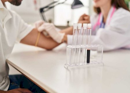 Testes genéticos ajudam a identificar predisposições e possíveis tratamentos para o câncer