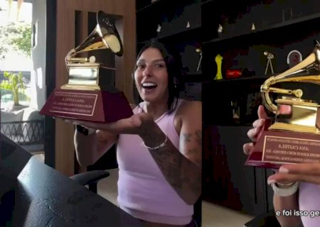 Sul-mato-grossense recebe seu Grammy Latino 'quase dois anos depois'