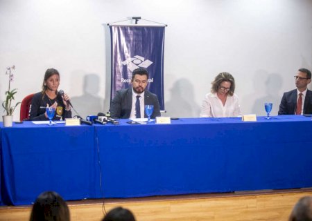 Esquema superfatura remédio indiano contra o câncer em 3.633%