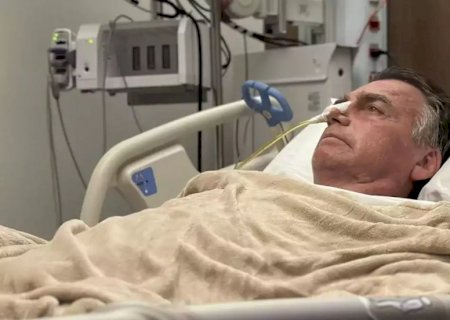 Bolsonaro deve passar por cirurgia em ombro direito após relatório médico