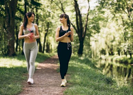 Descubra por que uma simples caminhada pode ser o exercício mais poderoso na sua rotina