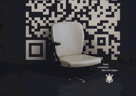 Corinthians tira cadeira da Neo Química Arena em manifesto após injúria racial a Carlos Miguel