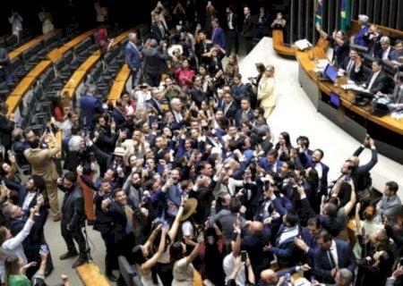 Direita de MS comemora derrubada do veto que beneficia Jair Bolsonaro