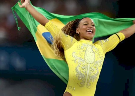 Rebeca Andrade anuncia retorno às competições neste ano após pausa em 2025