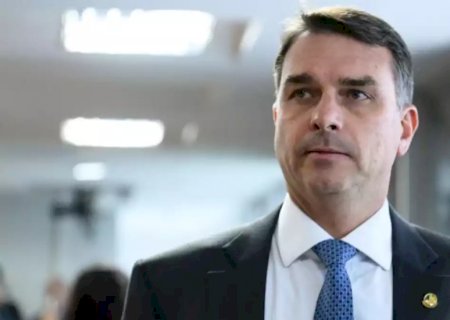 Mesmo com guerra entre direita e esquerda, Flávio Bolsonaro vai receber homenagem da Alems