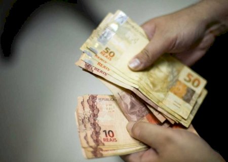 Governo propõe salário mínimo de R$ 1.717 em 2027