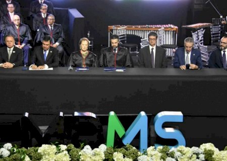 Com presença de Gonet, Romão Milhan toma posse para novo mandato no MPMS