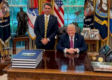 Flávio Bolsonaro diz ter pedido a Trump para não taxar produtos do Brasil